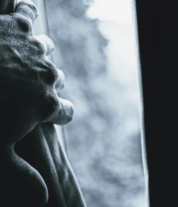 Profile of a person with lines indicating airflow for breathing.